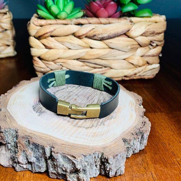 🎼HOST PICK🎼 Treble Clef Black Leather and Moss Green Cord Bracelet, with Brass - Picture 5 of 13